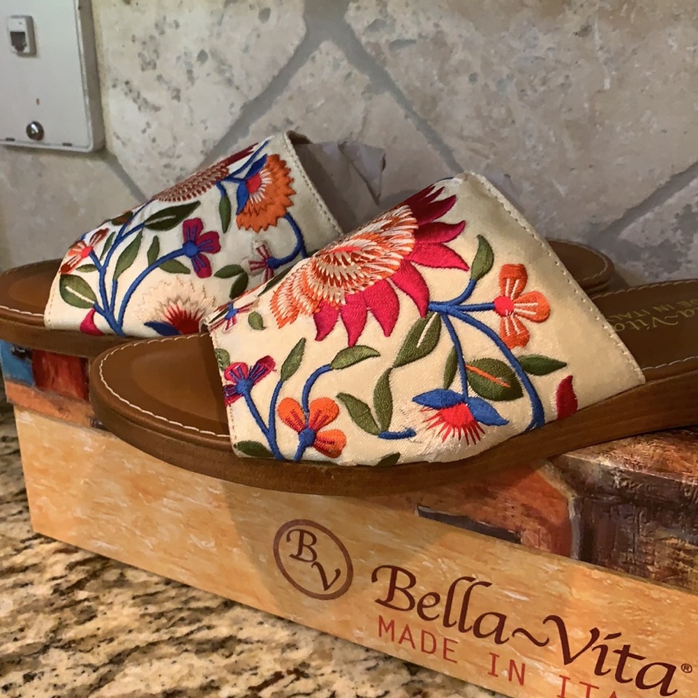 Bella Vita embroidered shoes - Picture 3 of 6